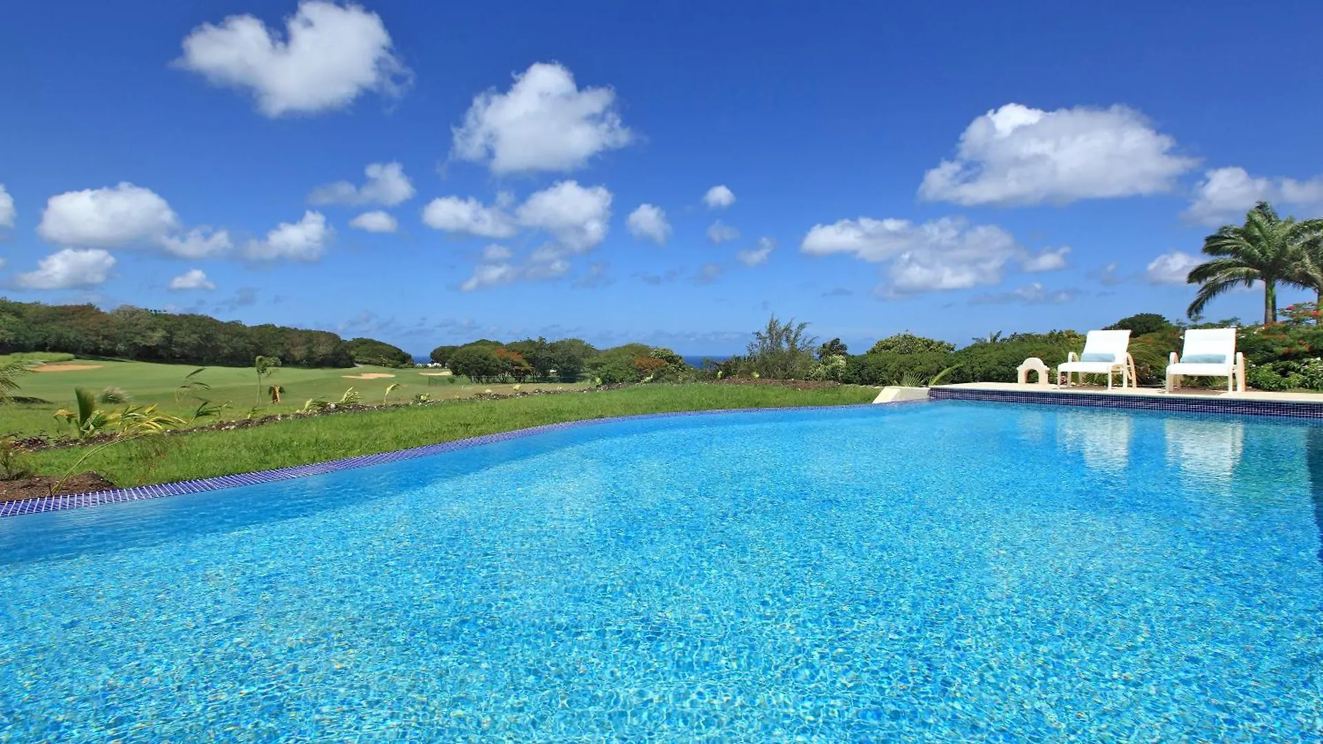 Howzat! By Island Villas Saint James Barbados